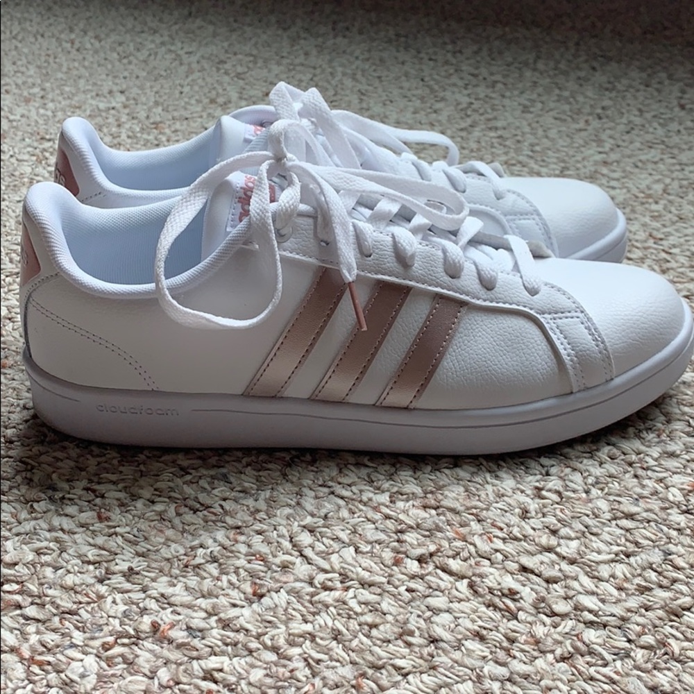 Adidas tennis shoes